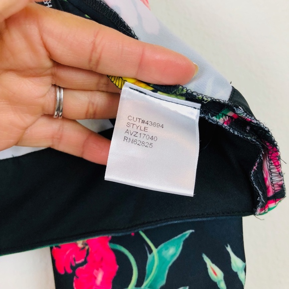 Tadashi Shoji Capucine Floral Bolero - Picture 8 of 8